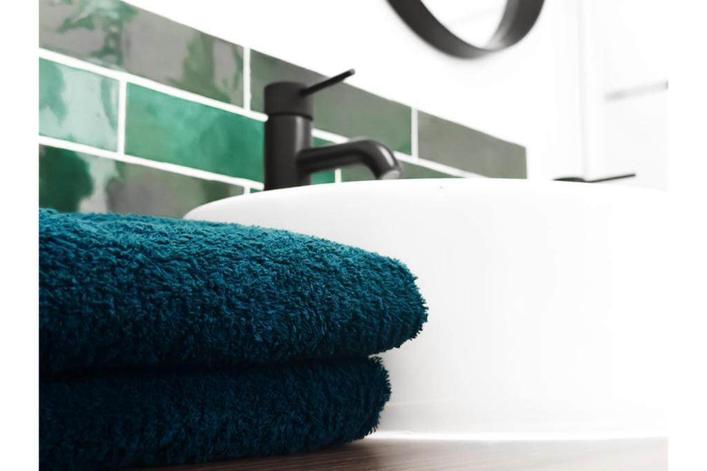 8 Personnes - 4 Rooms - 2 Salle De Bain - Metro 7 & 14 - Porte Italie - Private Car Park- Wifi 勒·克里姆林·比塞特 外观 照片
