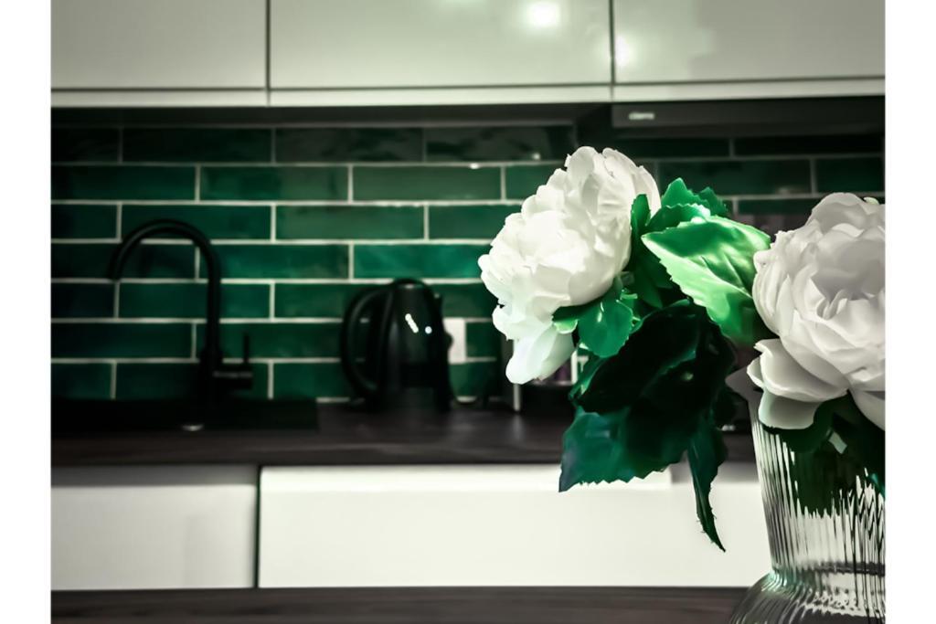 8 Personnes - 4 Rooms - 2 Salle De Bain - Metro 7 & 14 - Porte Italie - Private Car Park- Wifi 勒·克里姆林·比塞特 外观 照片