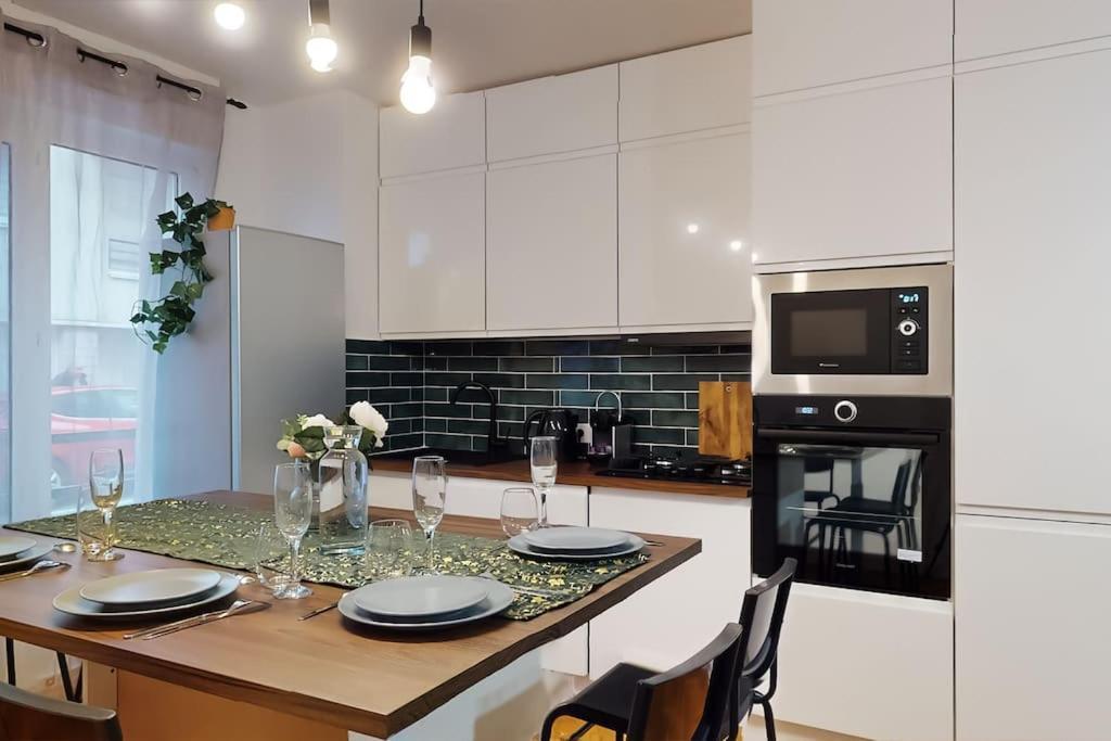 8 Personnes - 4 Rooms - 2 Salle De Bain - Metro 7 & 14 - Porte Italie - Private Car Park- Wifi 勒·克里姆林·比塞特 外观 照片
